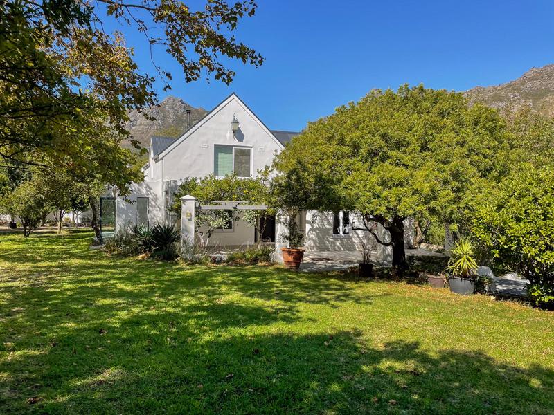 To Let 4 Bedroom Property for Rent in Hout Bay Western Cape